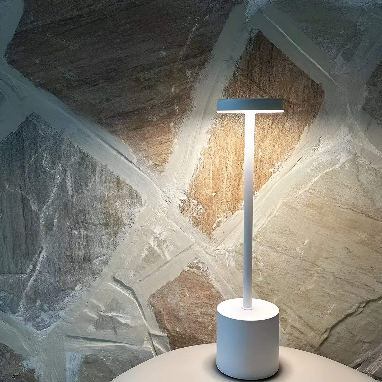 Lunara – Lampe de table sans fil dorée et minimaliste