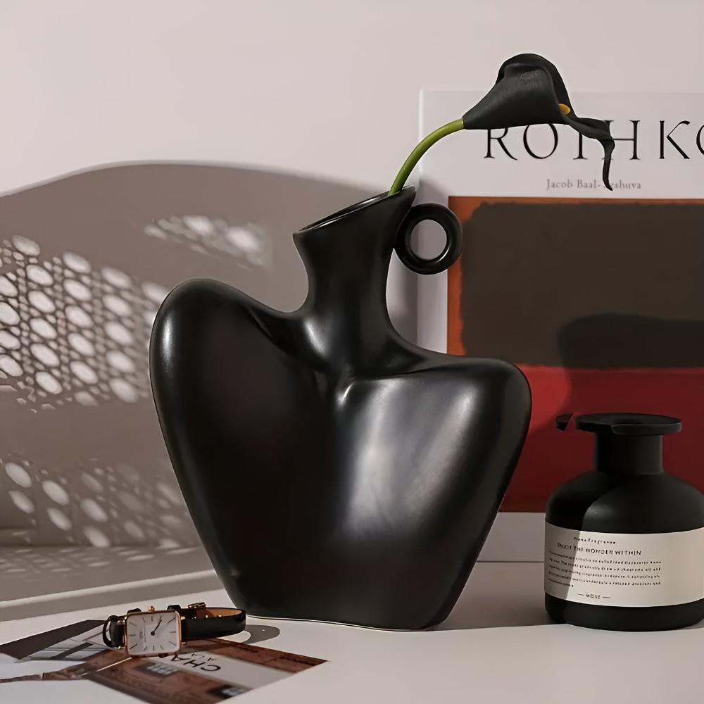 Lunara – Vase en céramique texturé et sculptural