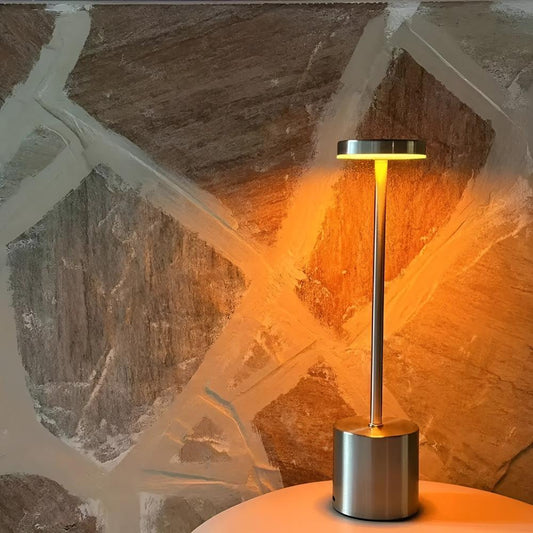 Lunara – Lampe de table sans fil dorée et minimaliste