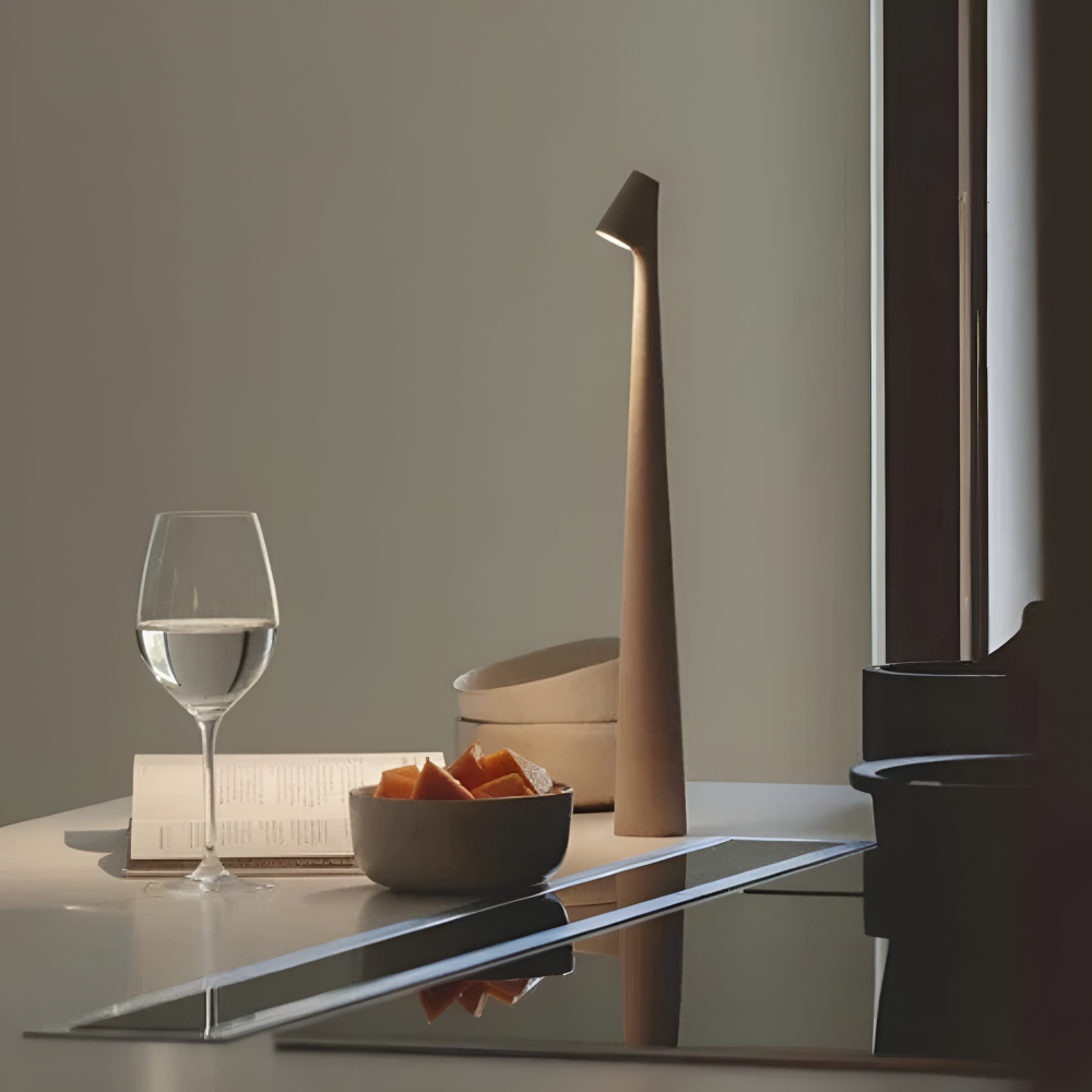 Orion – Lampe de table LED minimaliste et chaleureuse