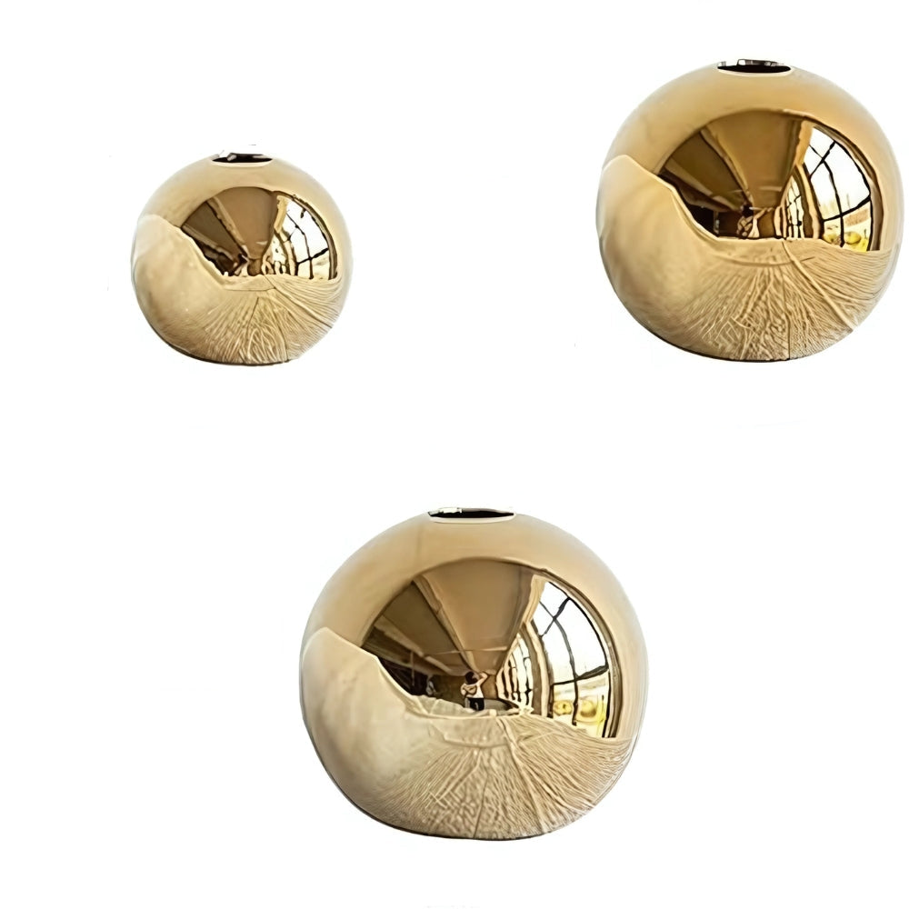 Solène – Vase en céramique dorée texturé et raffiné