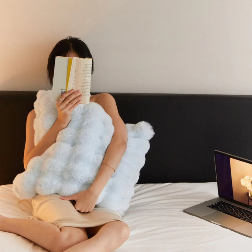 Soléra – Housse de coussin en fausse fourrure douce et texturée